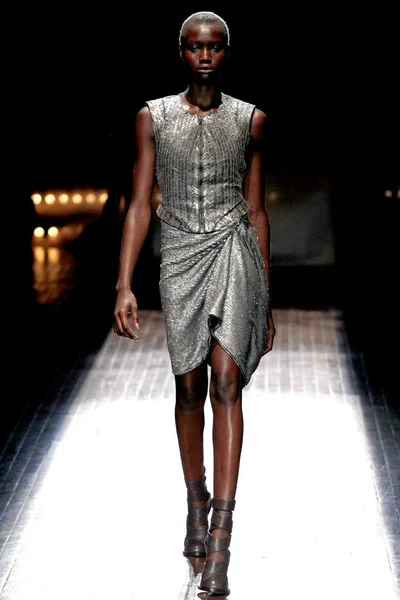 Look 3